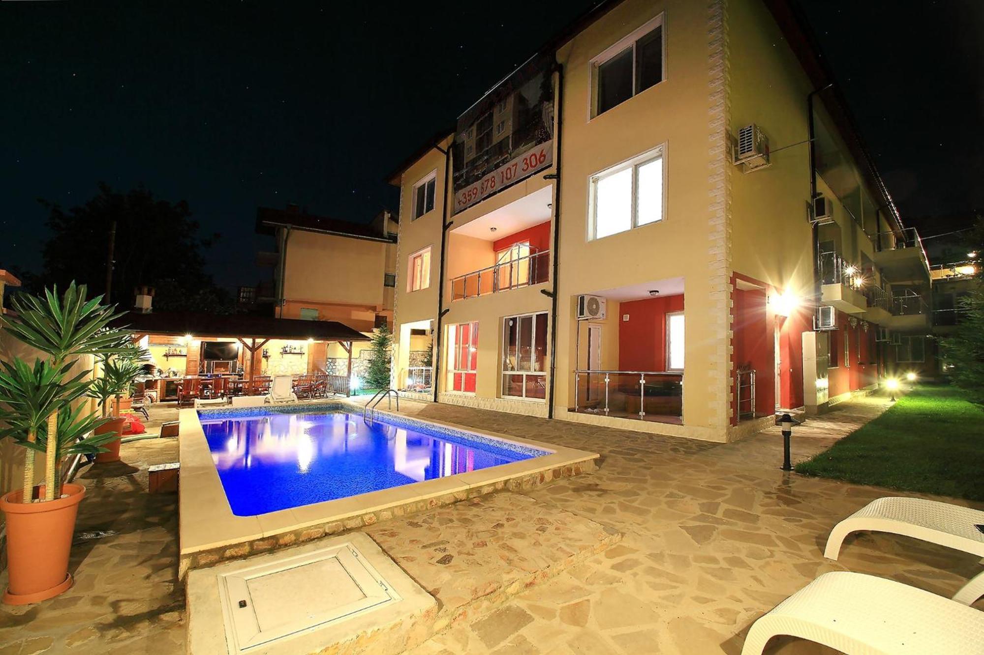 Private Apartment With Parking And Pool Balchik Extérieur photo